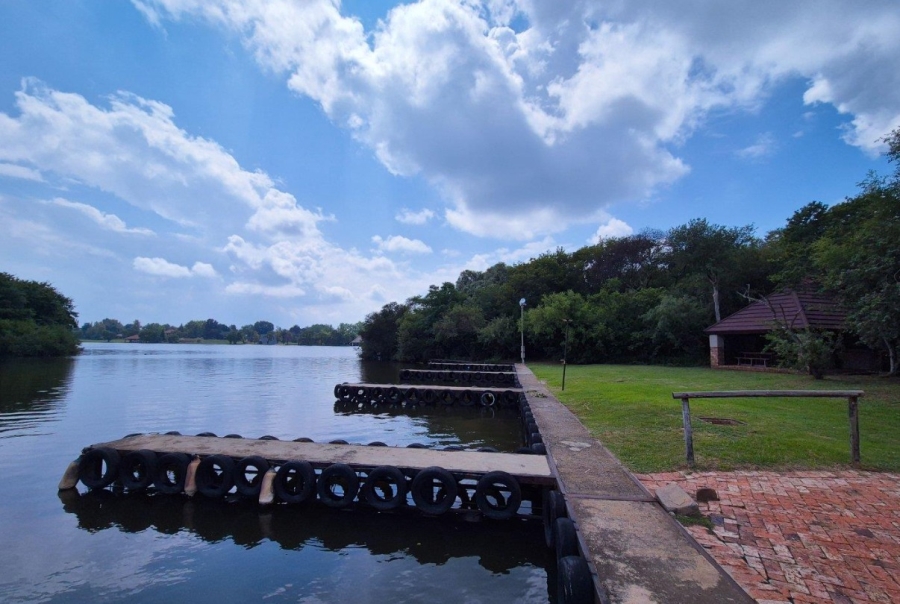 6 Bedroom Property for Sale in Boschenvaal River Front Lodges Free State